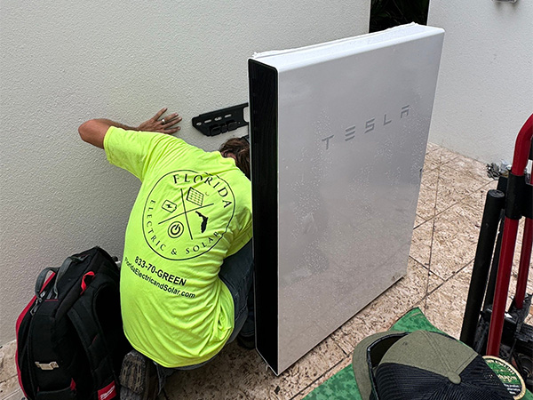 Installation of a Tesla solar battery