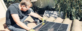 solar-battery-column-head